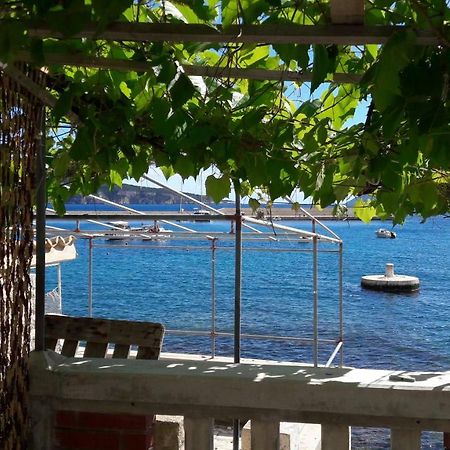 Anka'S Beach Komiža المظهر الخارجي الصورة