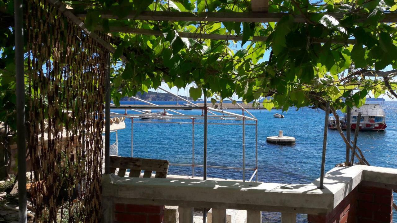 Anka'S Beach Komiža المظهر الخارجي الصورة