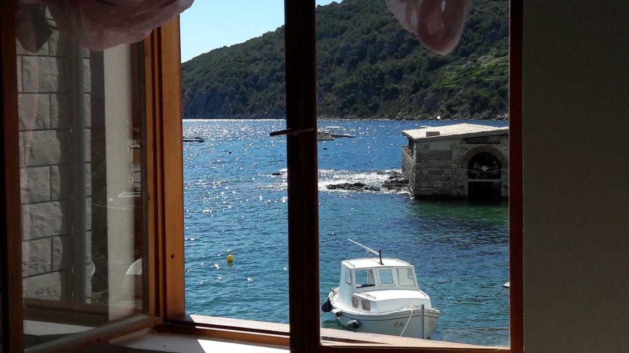 Anka'S Beach Komiža المظهر الخارجي الصورة